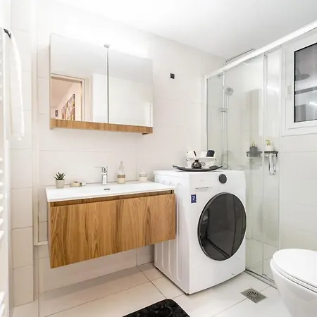 Apartment Anghome A2 In Metaksourgio Athens